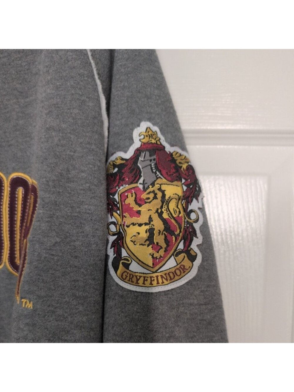 Wizarding World of Harry Potter Gryffindor Sweatshirt Adult Size Medium Gray - Picture 3 of 8